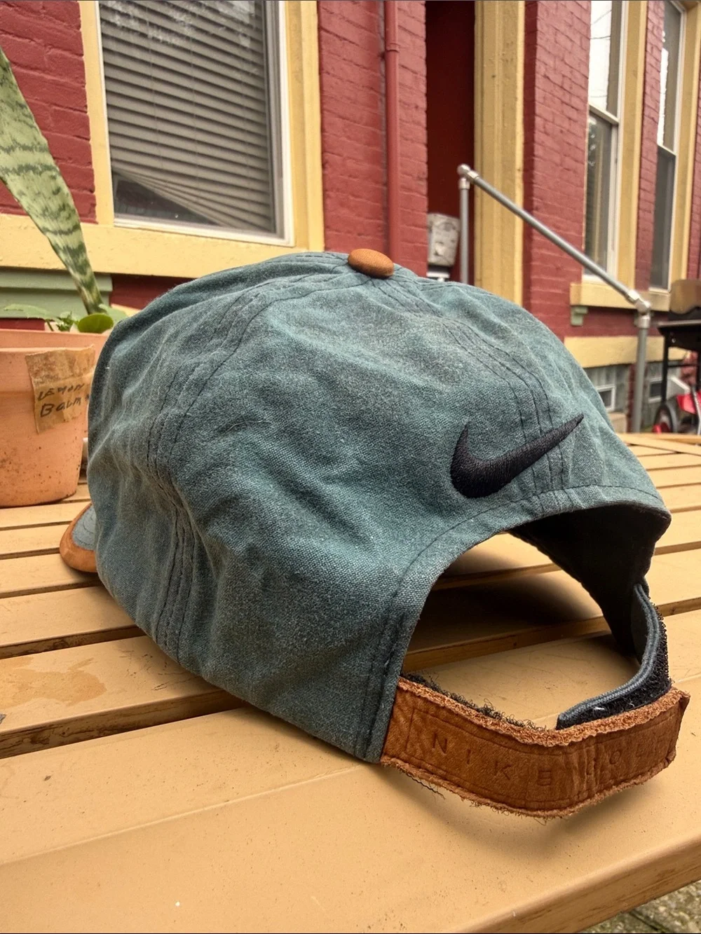 Vintage Nike Teal Golf Cap leather trim  Gold metal Swoosh